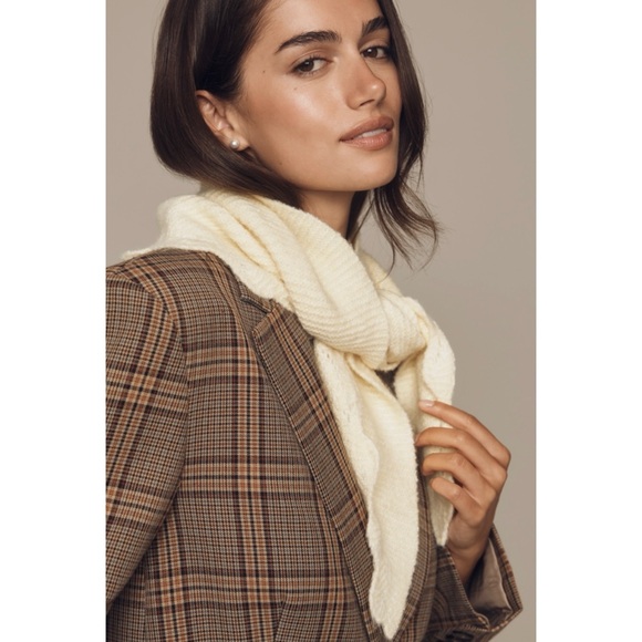 Maeve Anthropologie scalloped triangle scarf in light butter yellow NWOT